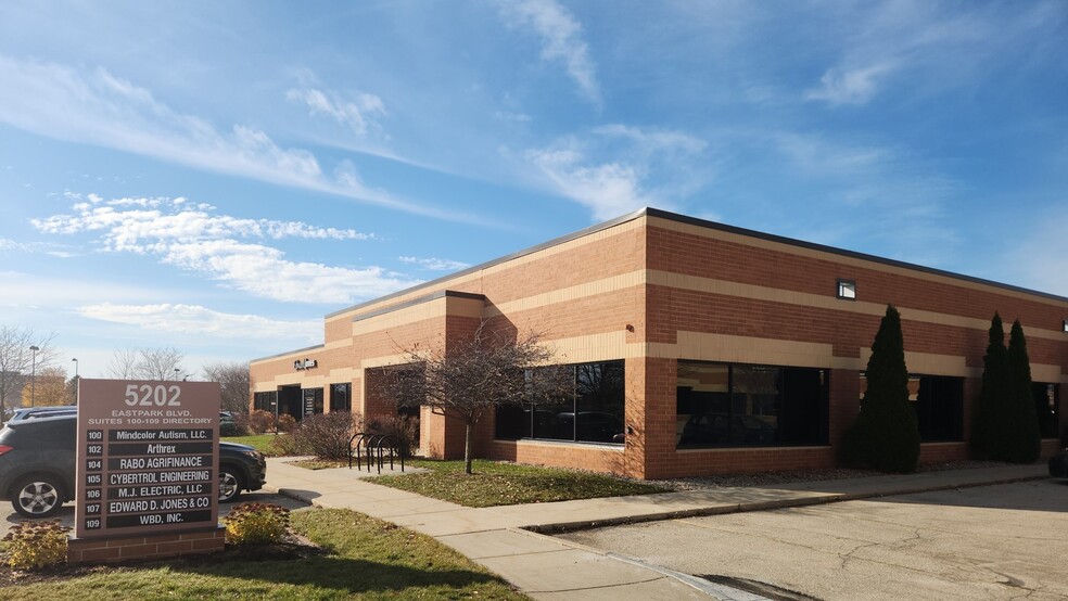 5202 Eastpark Blvd, Madison, WI for lease - Building Photo - Image 1 of 6