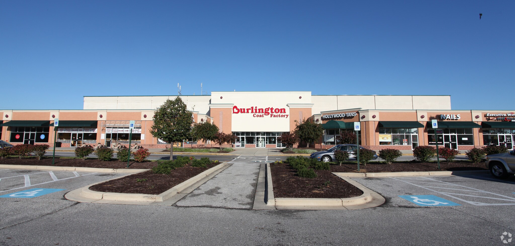 7700-7750 Ritchie Hwy, Glen Burnie, MD à louer Photo du bâtiment- Image 1 de 7