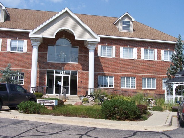 912 Northwest Hwy, Fox River Grove, IL à vendre - Photo du bâtiment - Image 3 de 73