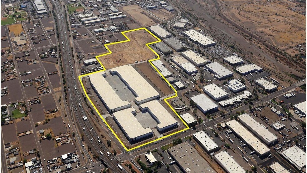 2125 S 7th St, Phoenix, AZ à louer - Photo du bâtiment - Image 2 de 4