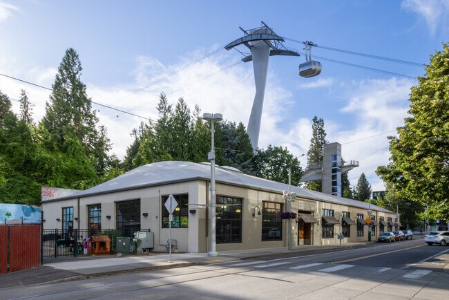 More details for 3325 SW Moody Ave, Portland, OR - Retail for Lease