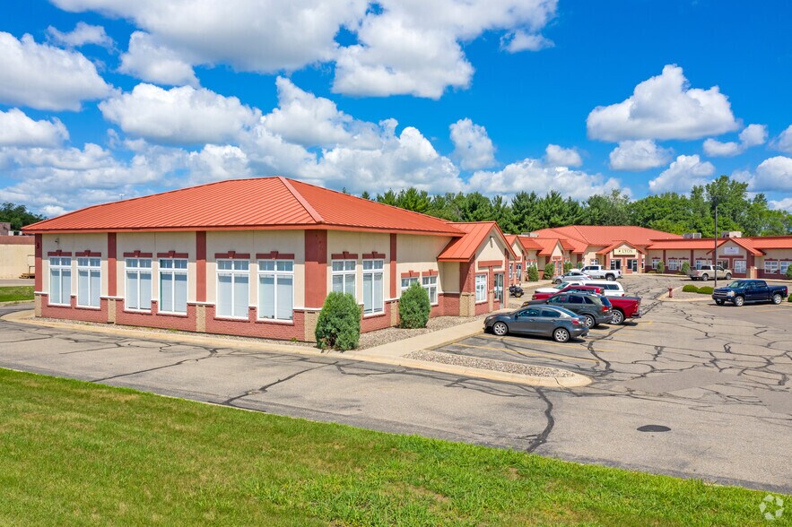 3601 18th St S, Saint Cloud, MN à vendre - Photo du bâtiment - Image 1 de 13