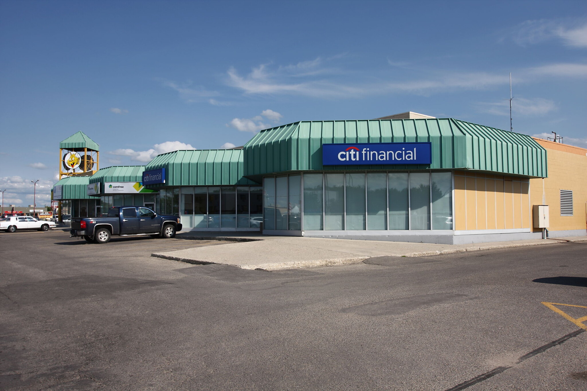 2719 Avonhurst Dr, Regina, SK for lease Primary Photo- Image 1 of 6