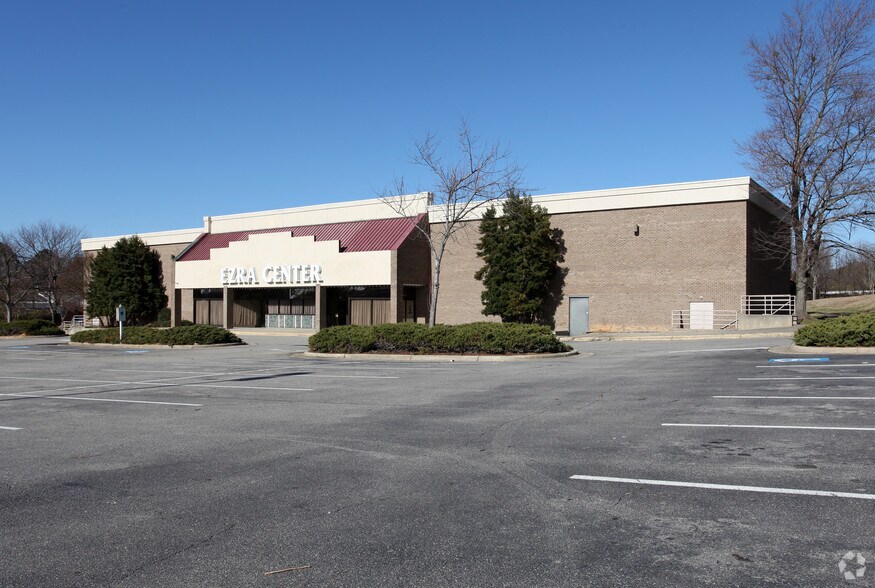 3640 Bastion Ln, Raleigh, NC à vendre - Photo du bâtiment - Image 2 de 10