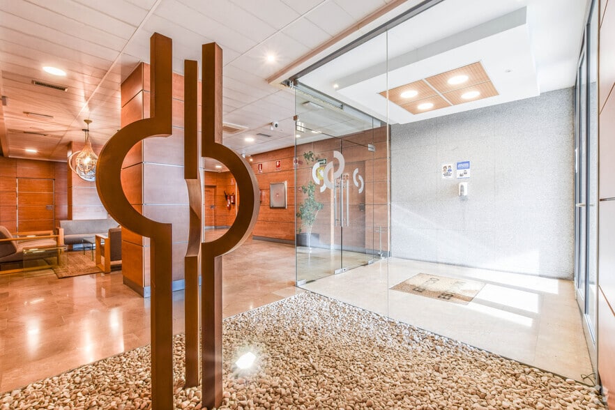 Calle Segundo Mata, 6, Pozuelo de Alarcón, Madrid for lease - Building Photo - Image 2 of 14