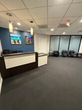 812 Moorefield Park Dr, Richmond, VA for lease Interior Photo- Image 2 of 7