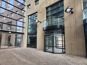 300 W Georgia St, Vancouver, BC à louer Photo intérieure- Image 2 de 3