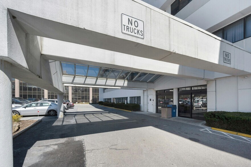 970 N Broadway, Yonkers, NY à vendre - Photo du bâtiment - Image 3 de 30