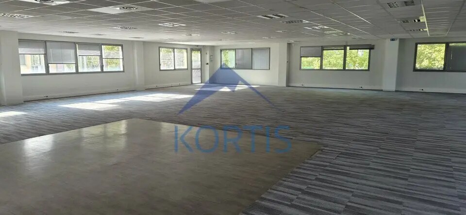 Flex in Saint-Priest for lease - Interior Photo - Image 1 of 9