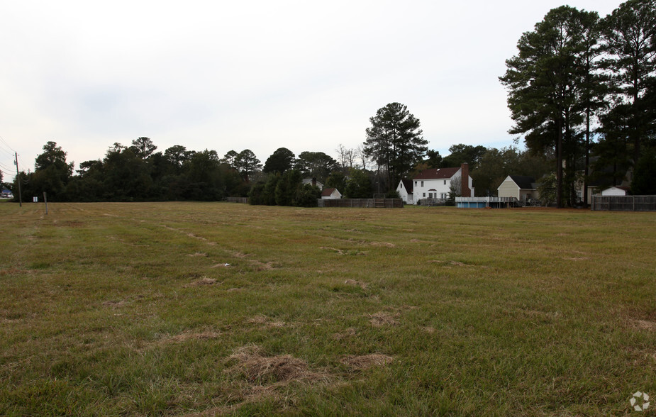 N Berkeley Blvd, Goldsboro, NC à vendre - Photo principale - Image 1 de 1