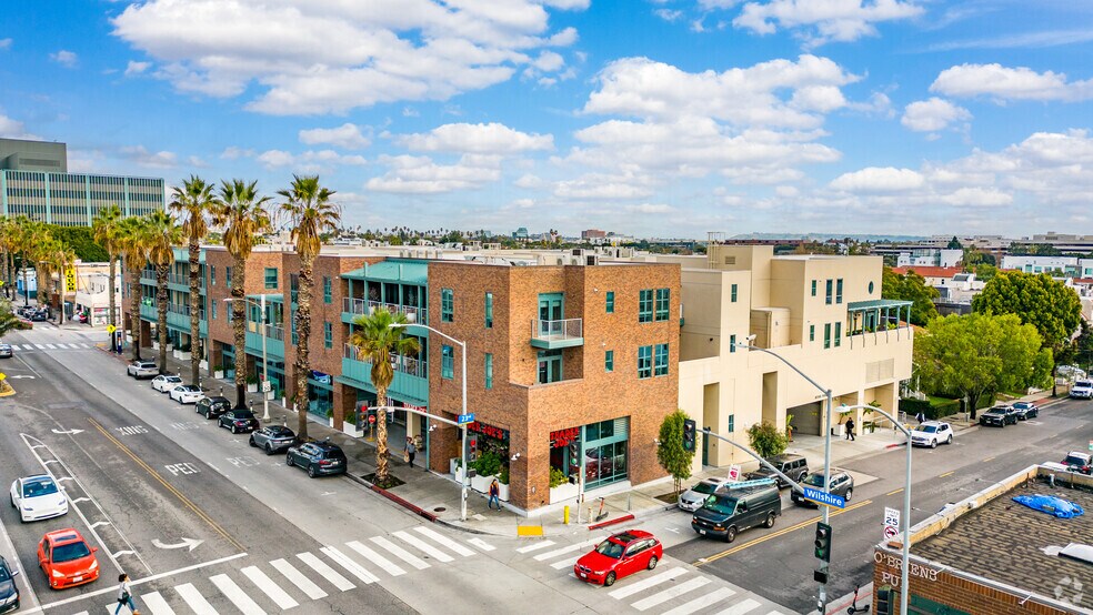 2300 Wilshire Blvd, Santa Monica, CA à louer - Photo du bâtiment - Image 1 de 9