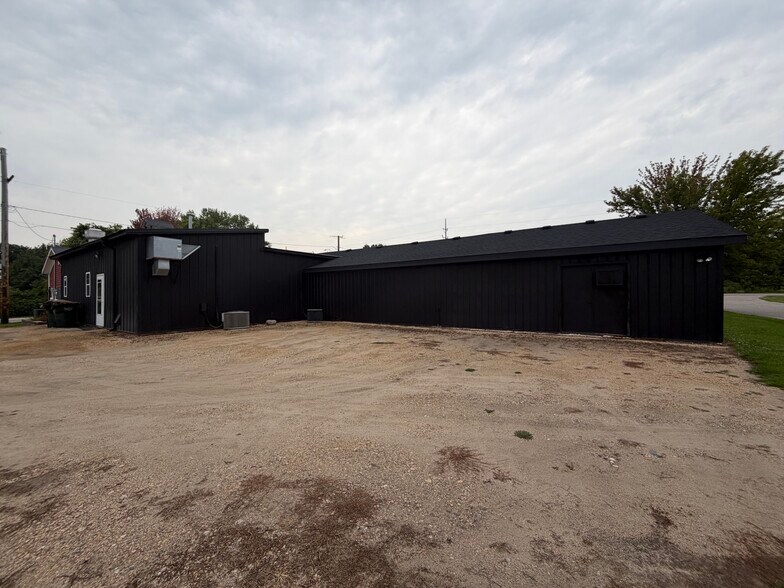 410 MN-60 Hwy, Elysian, MN à vendre - Photo du bâtiment - Image 2 de 25
