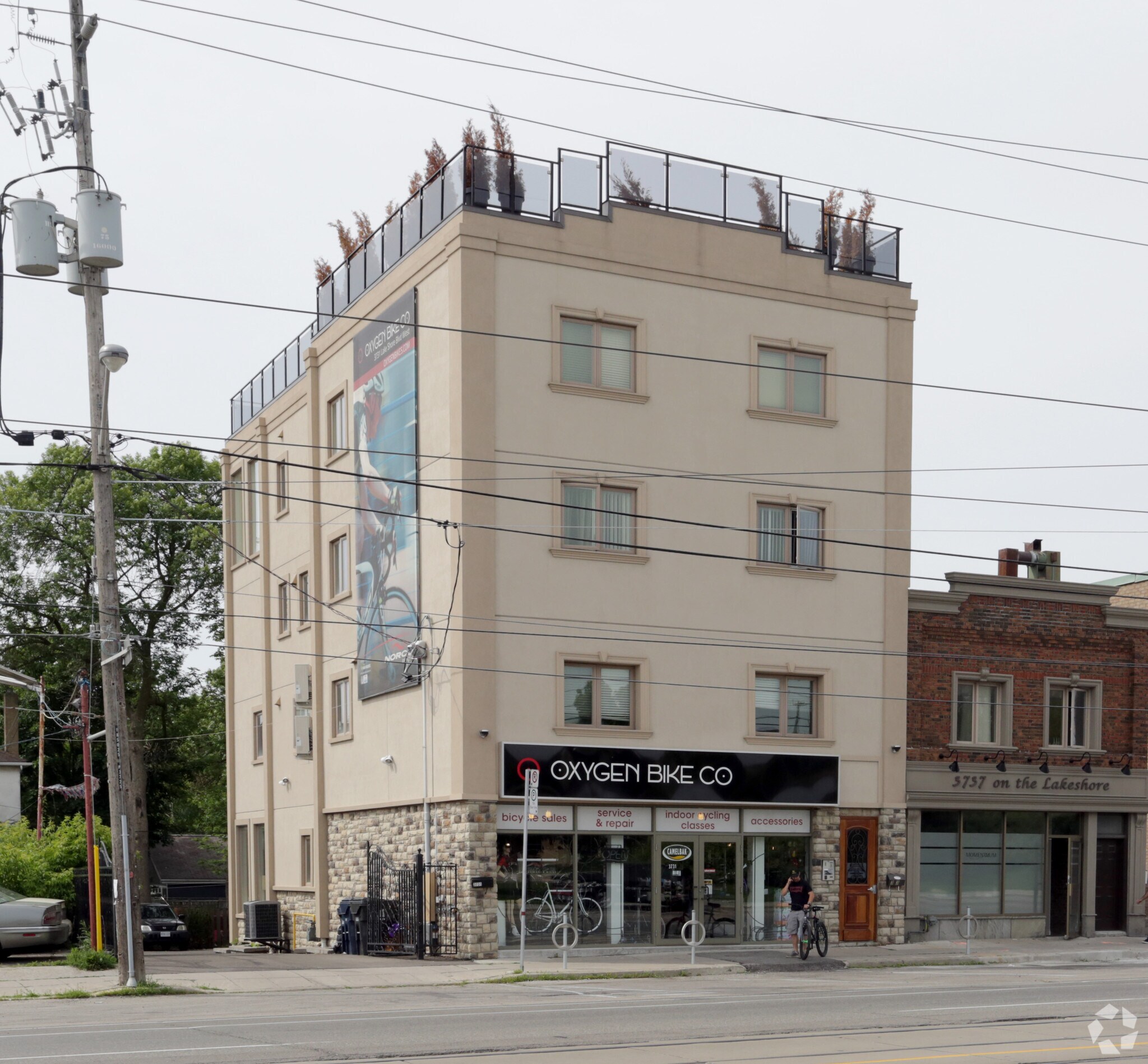 3735 Lake Shore Blvd W, Toronto, ON à vendre Photo principale- Image 1 de 1