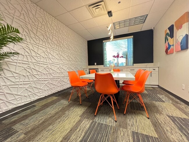 Plus de détails pour 2500 N Buffalo Dr, Las Vegas, NV - Bureau à louer