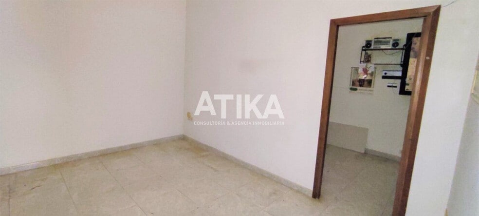 Retail in Ontinyent for lease - Building Photo - Image 2 of 4