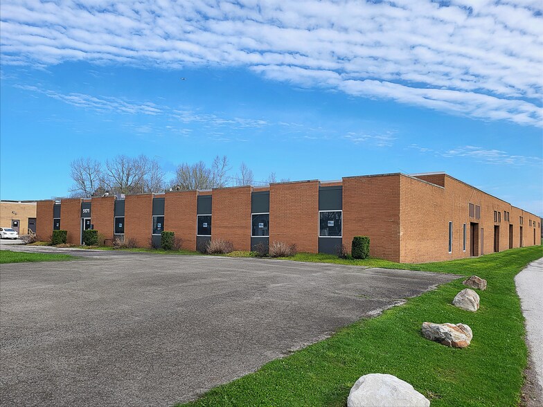 5171 Canal Rd, Cleveland, OH à louer - Photo du bâtiment - Image 1 de 3