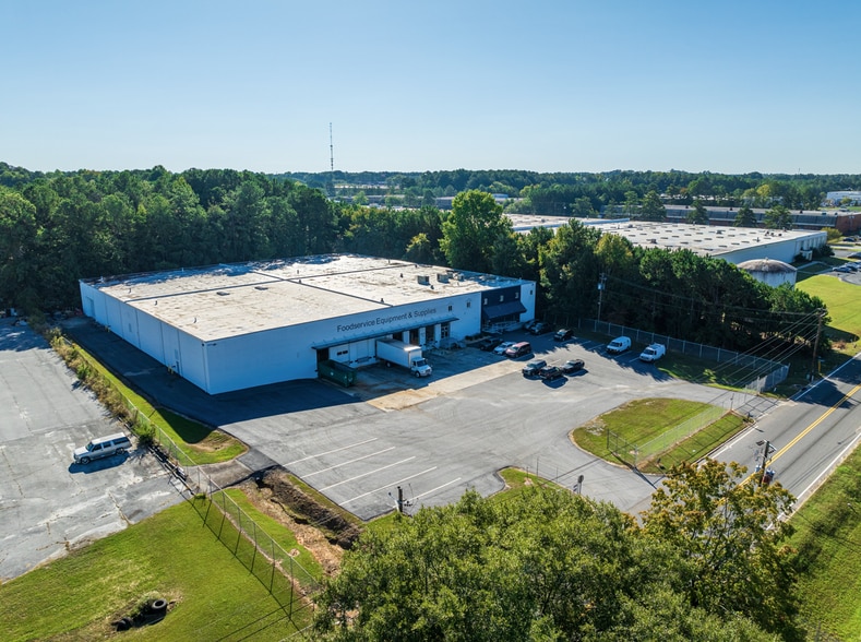 6820 Kelly Ave, Morrow, GA for lease - Building Photo - Image 2 of 10