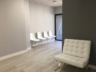 Plus de détails pour Calle Torres de la Alameda, 2, Alcalá de Henares - Coworking à louer
