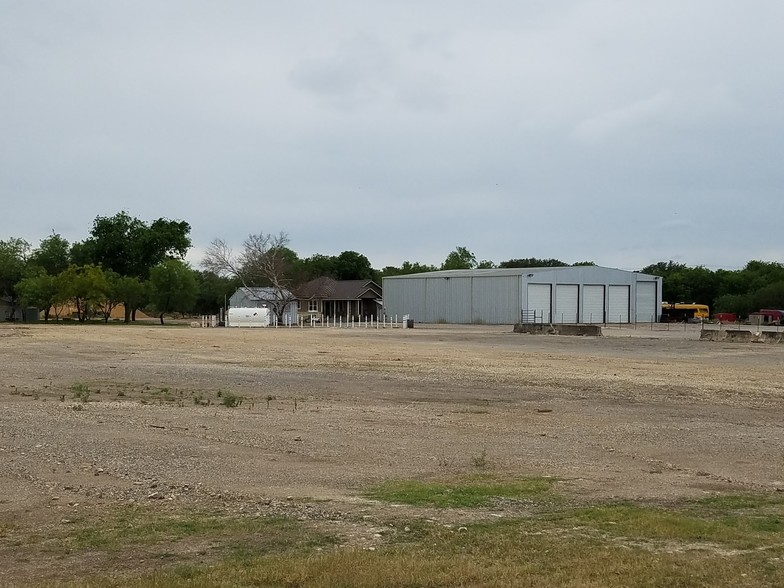 17520 Jackel Rd, Von Ormy, TX for sale - Building Photo - Image 1 of 1