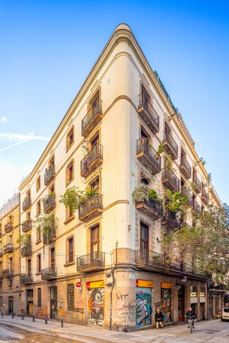 Plus de détails pour Multi-résidentiel à vendre
