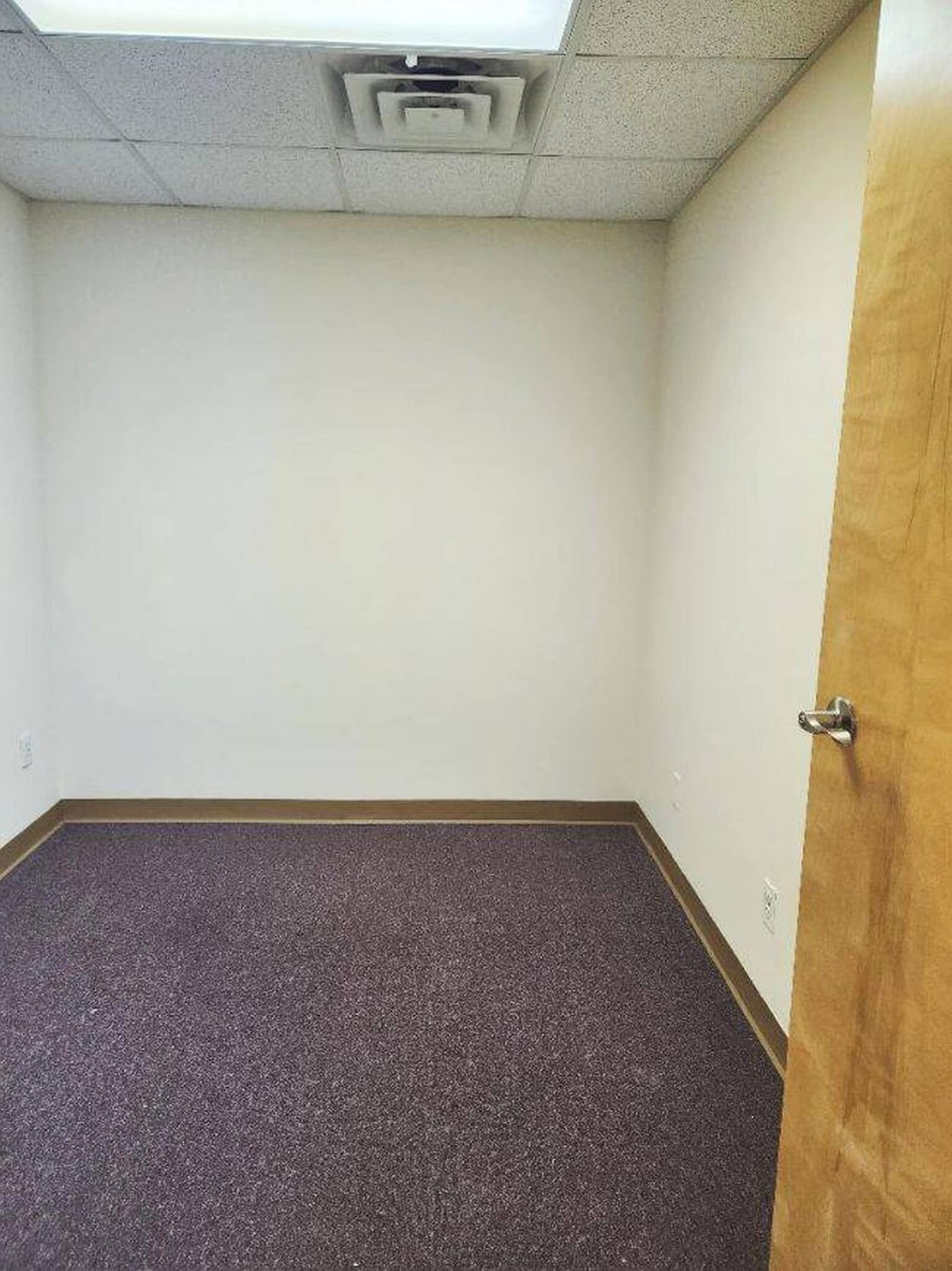 320 Robinson Ave, Newburgh, NY for lease Interior Photo- Image 1 of 2