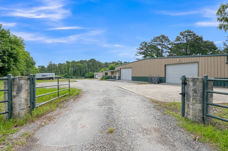 2745 Interstate 45 S, New Waverly, TX for lease - Building Photo - Image 2 of 64