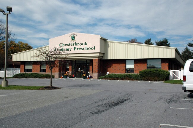 Plus de détails pour 808 Estelle Dr, Lancaster, PA - Commerce de détail à louer