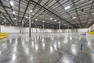 4689 Industry Dr, Medford, OR for lease Interior Photo- Image 2 of 68
