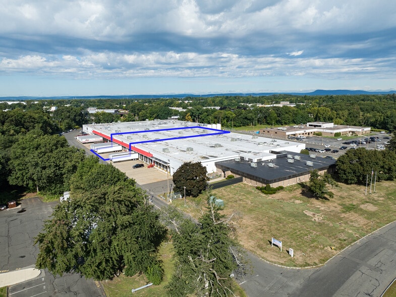 100 Brookdale Dr, Springfield, MA for lease - Building Photo - Image 2 of 9