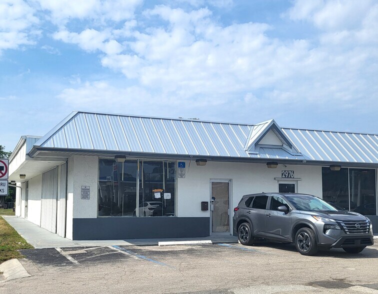 2960 S Cleveland Ave, Fort Myers, FL à louer - Photo du bâtiment - Image 2 de 4