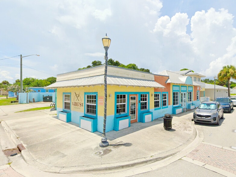 901 Avenue D, Fort Pierce, FL for lease - Building Photo - Image 1 of 31