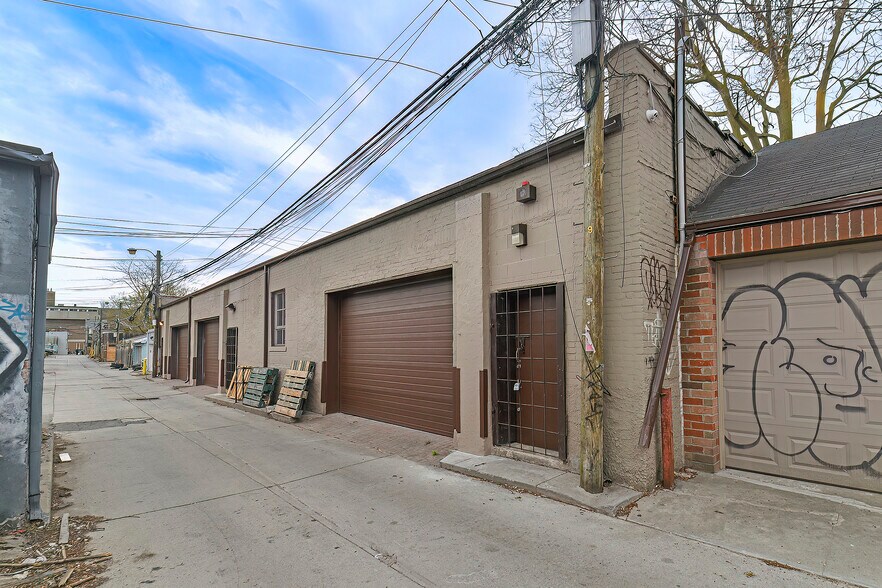 30R First Ave, Toronto, ON à vendre - Photo du bâtiment - Image 3 de 25