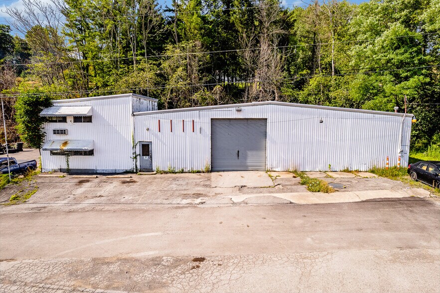 25 Opal Dr, Fairmont, WV à vendre - Photo du bâtiment - Image 3 de 31