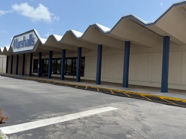 16051 S Dixie Hwy, Miami, FL à louer - Photo du bâtiment - Image 3 de 5