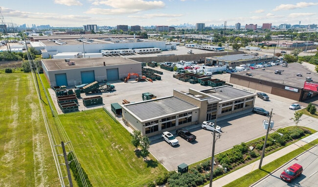 Plus de détails pour 235 Belfield Rd, Toronto, ON - Industriel à louer