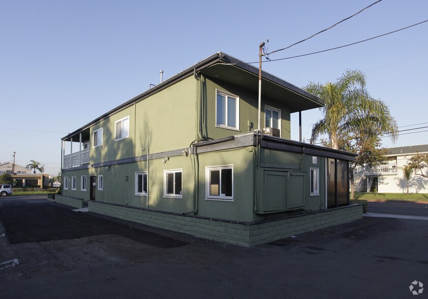 1770 Orange Ave, Costa Mesa, CA à louer - Photo du bâtiment - Image 3 de 3