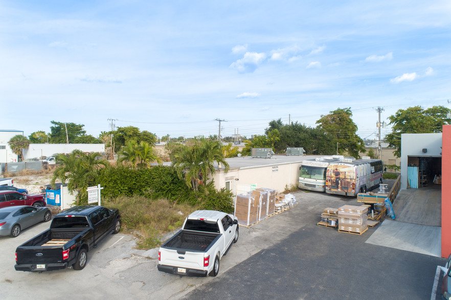 2060 Indian Rd, West Palm Beach, FL à vendre - Photo du bâtiment - Image 1 de 1