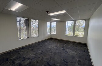 3190 Clearview Way, San Mateo, CA à louer Photo intérieure- Image 2 de 3