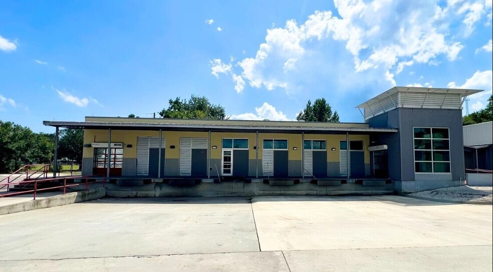 2501 E President St, Savannah, GA for lease - Building Photo - Image 2 of 30