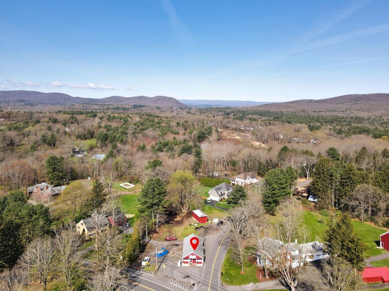 460 Amherst Rd, South Hadley, MA à vendre - Aérien - Image 2 de 11