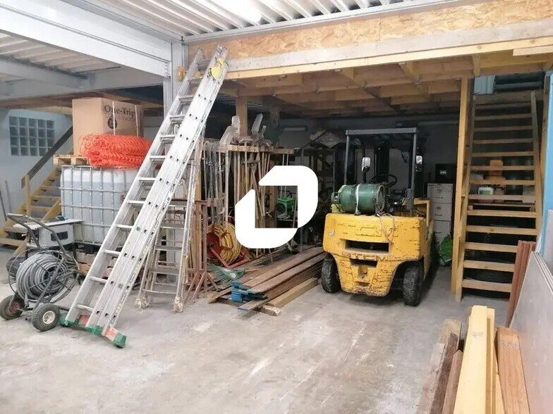 Local d'activités dans Le Plessis-Bouchard à vendre - Photo du bâtiment - Image 3 de 10