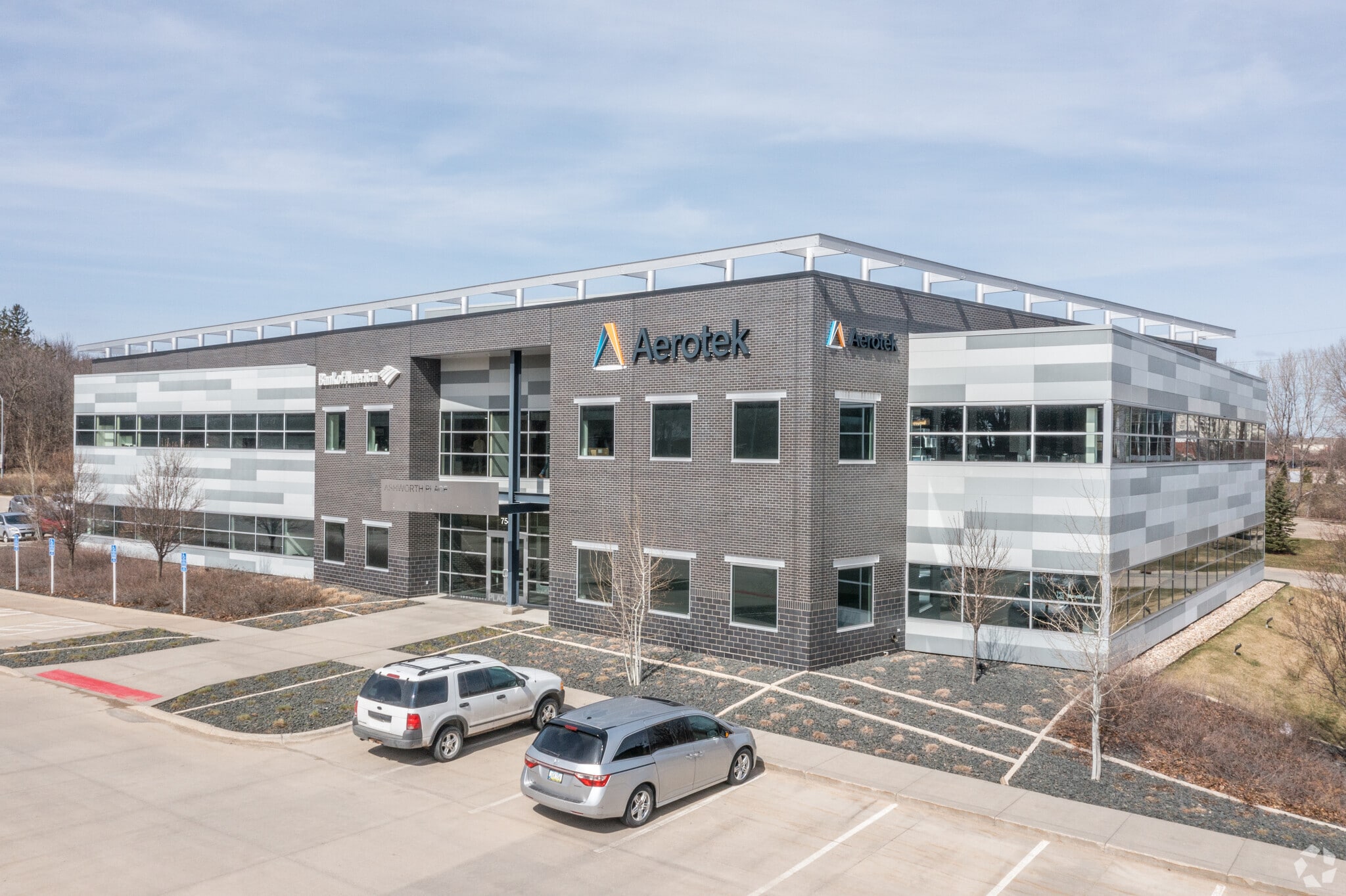 7545 Ashworth Rd, West Des Moines, IA for lease Primary Photo- Image 1 of 5