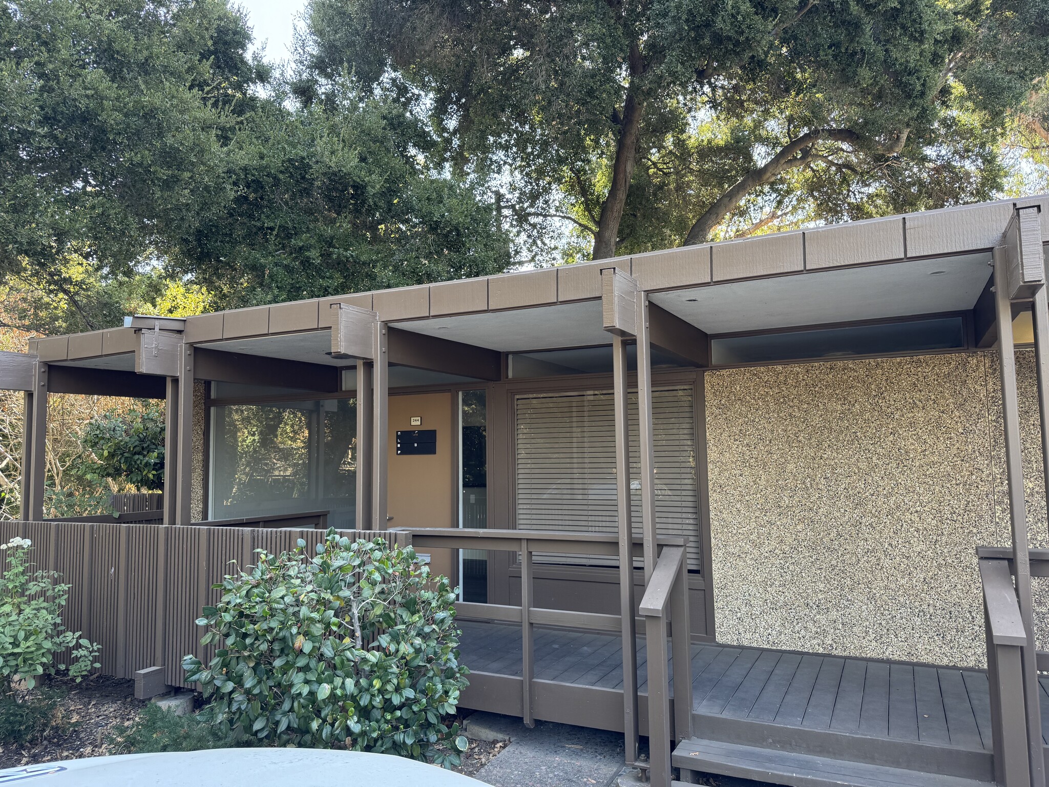 240-244 Oak Meadow Dr, Los Gatos, CA for lease Building Photo- Image 1 of 21