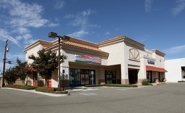 Plus de détails pour 18821 Pioneer Blvd, Cerritos, CA - Commerce de détail à louer