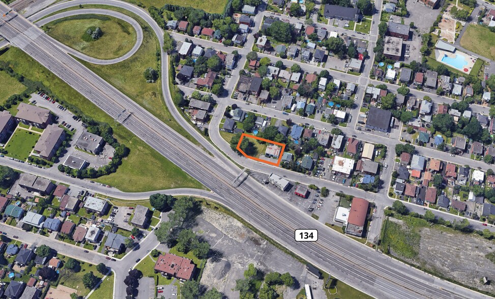 1945 Av Des Chênes, Lemoyne, QC à vendre - Aérien - Image 2 de 3