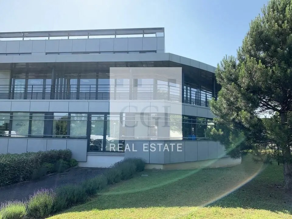 7 Place Berthe Morisot, Saint-Priest for lease Building Photo- Image 1 of 11