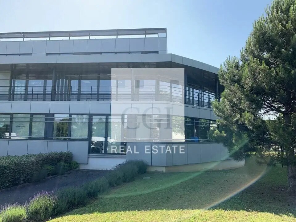 7 Place Berthe Morisot, Saint-Priest à louer Photo du bâtiment- Image 1 de 11