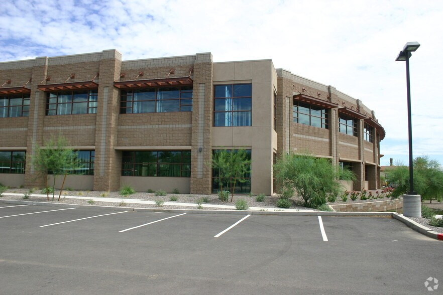 8360 E Raintree Dr, Scottsdale, AZ à louer - Photo du bâtiment - Image 2 de 11