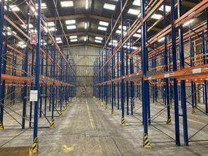 Industriel dans Villeneuve-la-Garenne à louer Photo intérieure- Image 2 de 9