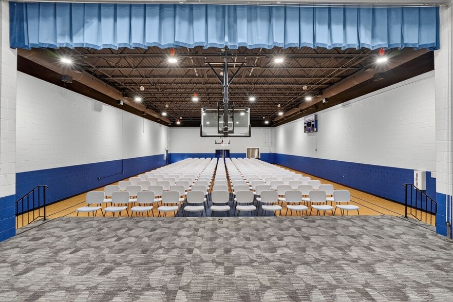 8225 Barrett Dr, Manassas, VA for lease - Building Photo - Image 2 of 22